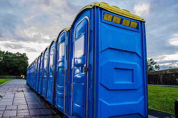 Porta potty delivery and setup in Grosse Pointe Woods, MI